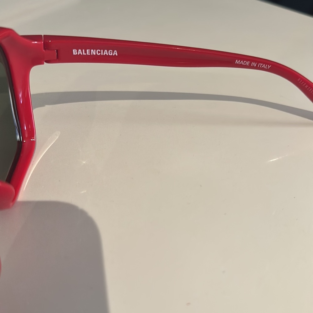 BALENCIAGA red acrylic sunglasses - Picture 6 of 7